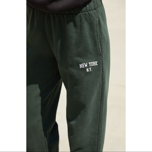 Brandy Melville Green New York Rosa Sweatpants - Picture 2 of 3